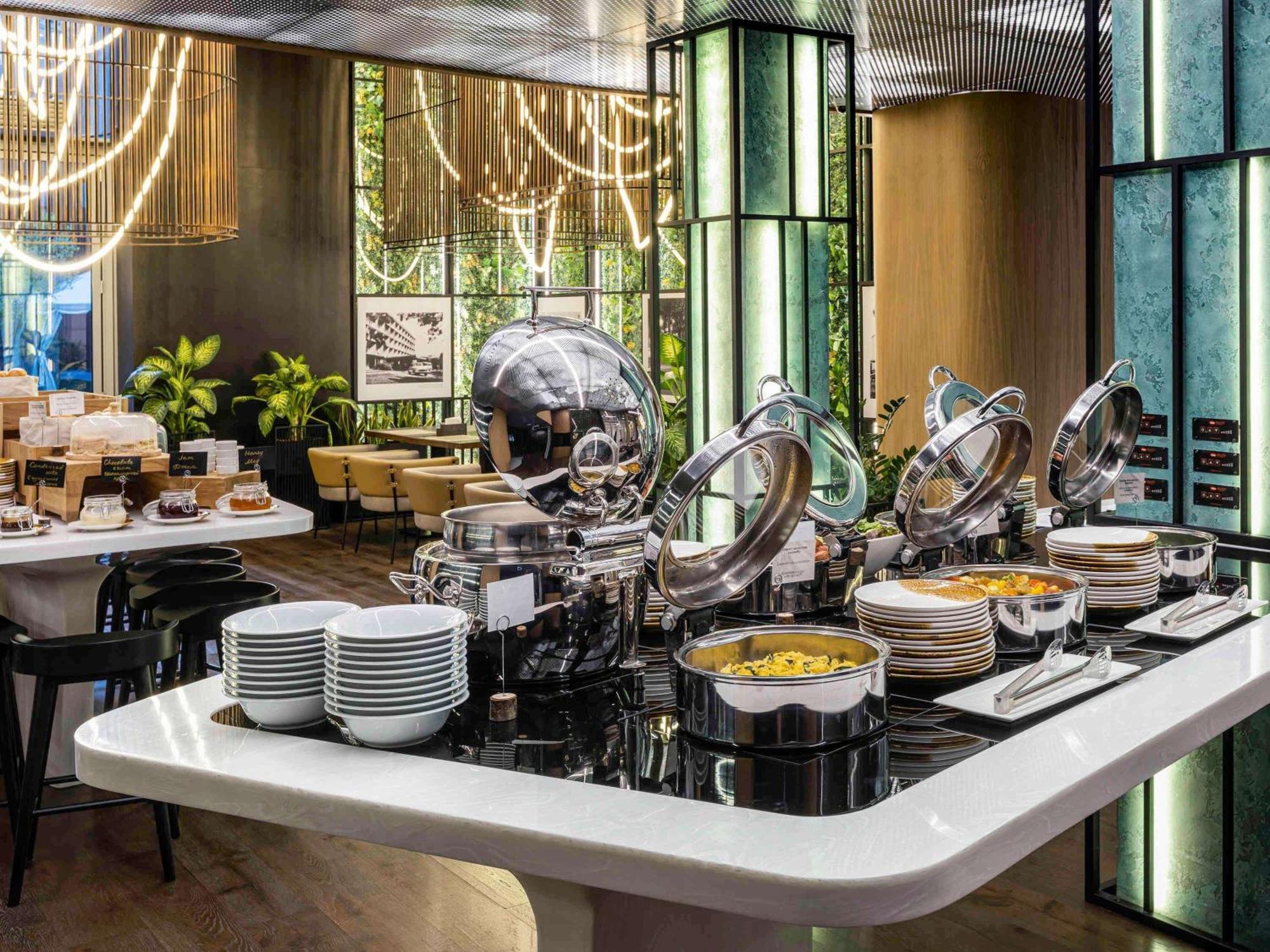 Novotel Living Almaty Jetisu Bagian luar foto