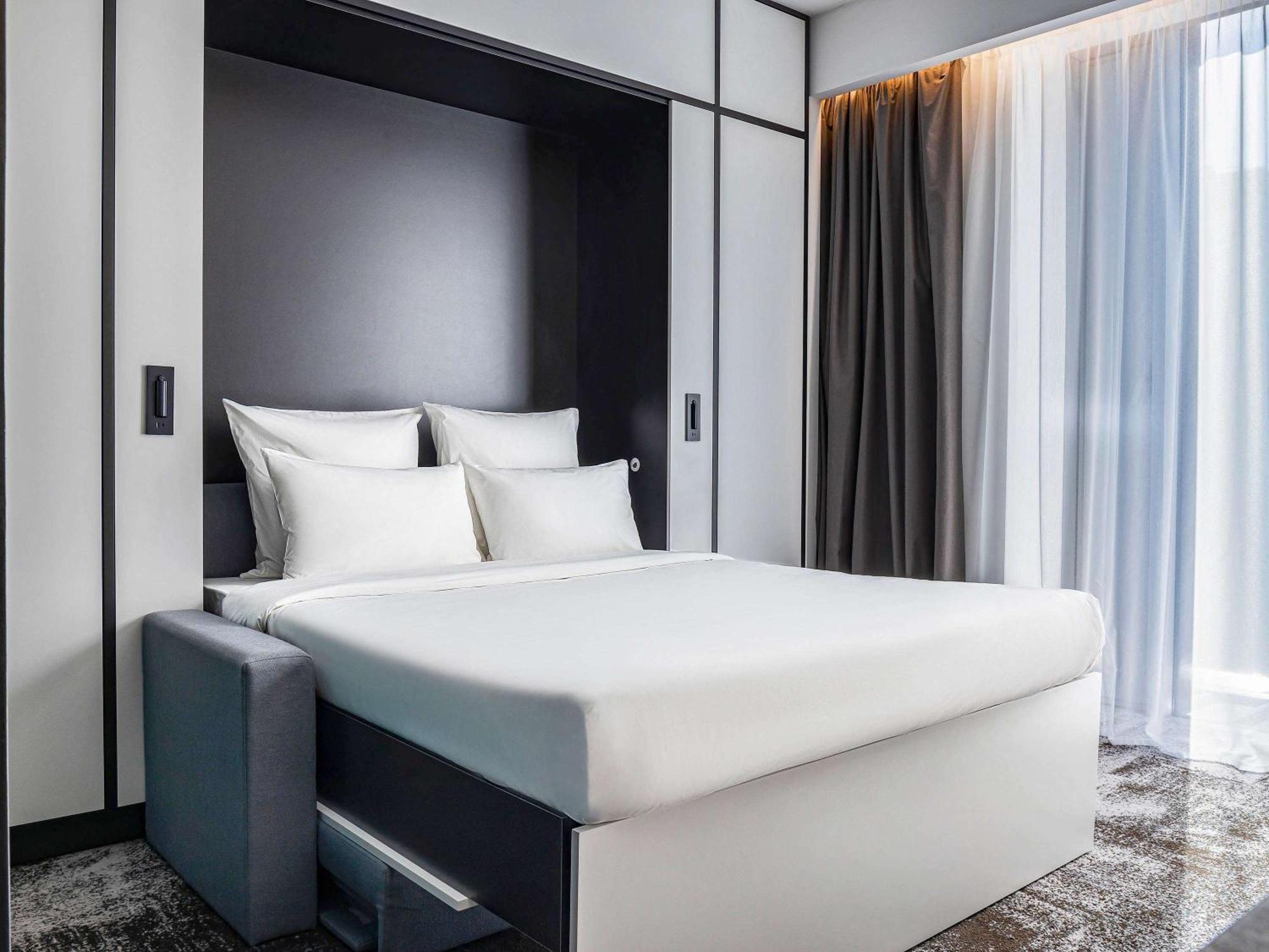 Novotel Living Almaty Jetisu Bagian luar foto